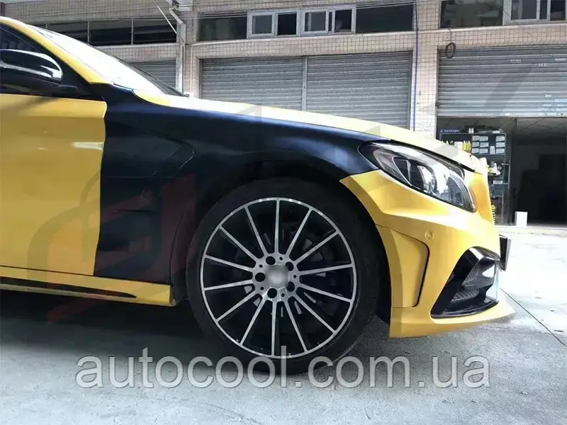 Передні крила з зябрами для Mercedes W205 C-клас 2013+ г.в.