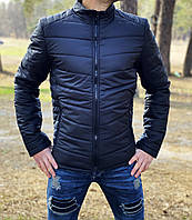 Мужская короткая стеганая куртка черная без капюшона на замке весна/осень