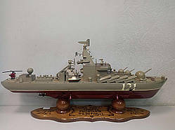 Б/У Модель крейсер москва дерев'яна ручна робота