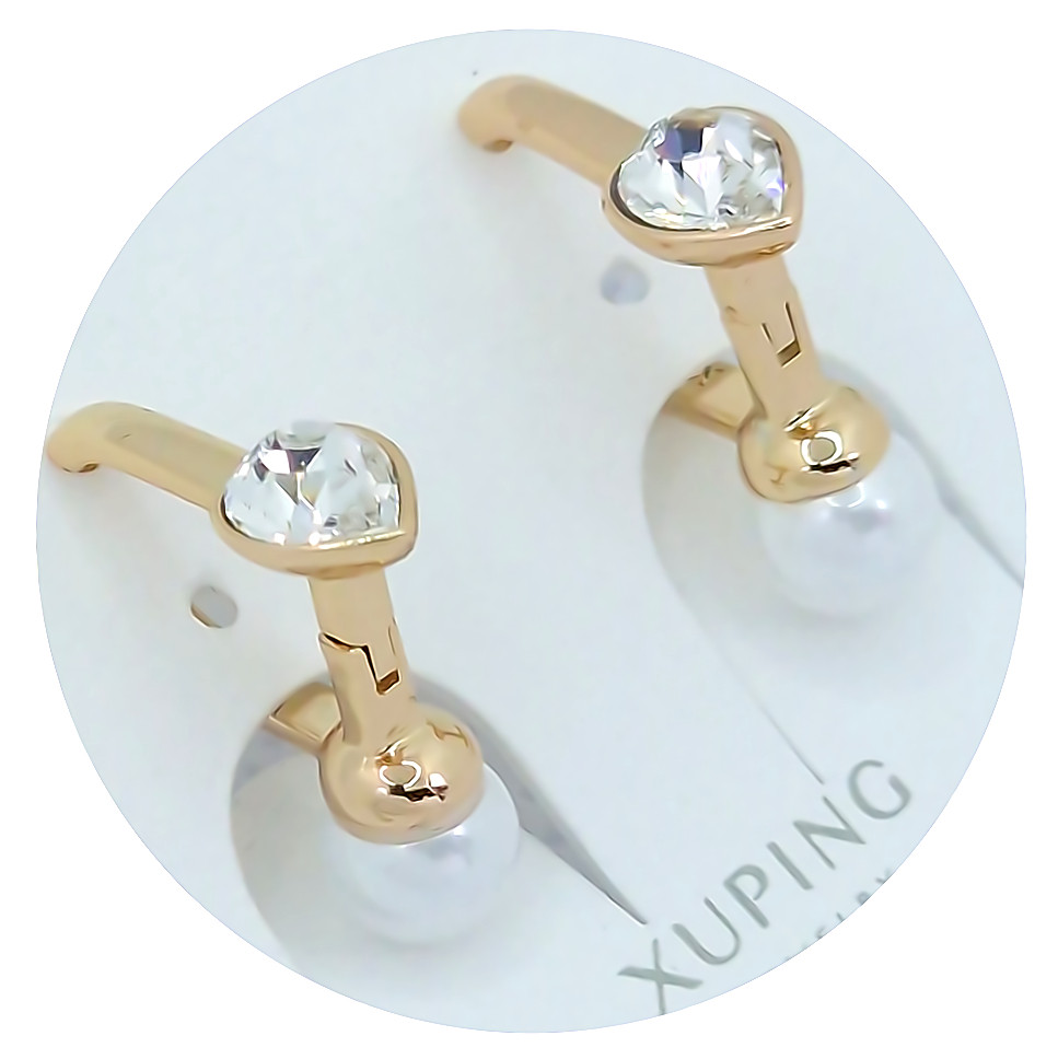 Сережки ХР. Позолота 18К. Камені: Swarovski білого кольору та перли. Довжина: 16 мм, ширина: 18 мм
