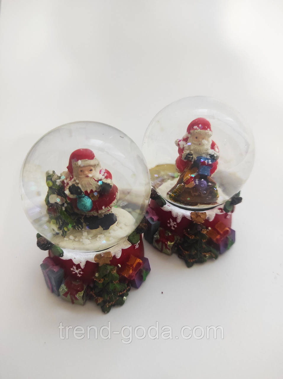 Снігова куля/ новорічна скляна куля зі снігом, Дід Мороз із подарунками, фото 1