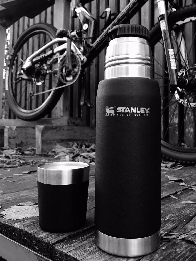 Stanley master series 25 oz 2025