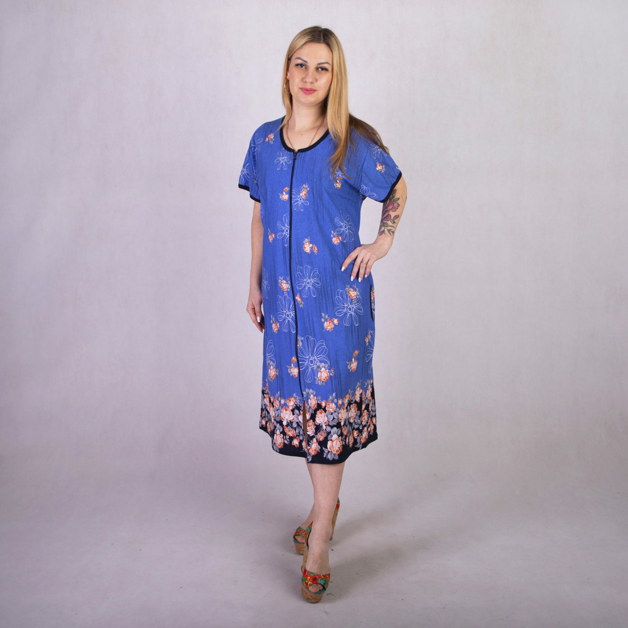Халат жіночий літній на блискавці синій із квітами 52-64р.