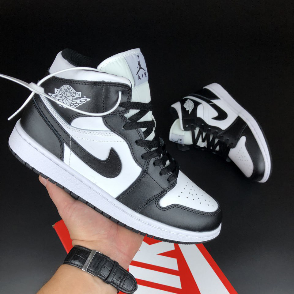 Чоловічі зимові кросівки Nike Air Jordan шкіряні повсякденні на хутрі чорно-білий