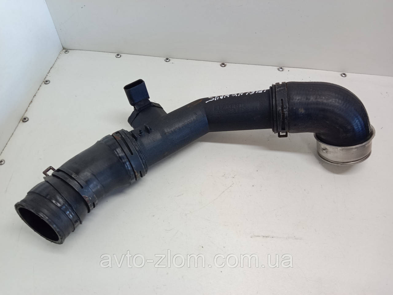 Патрубок інтеркулера Volkswagen Sharan 1.9 TDI. 7M3145957N, 7M0145834, 7M3145708B.