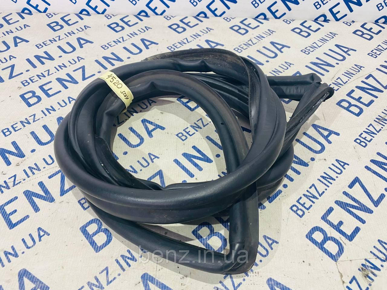 Ущільнювач кришки багажника Mercedes S204 A2047400378, фото 1