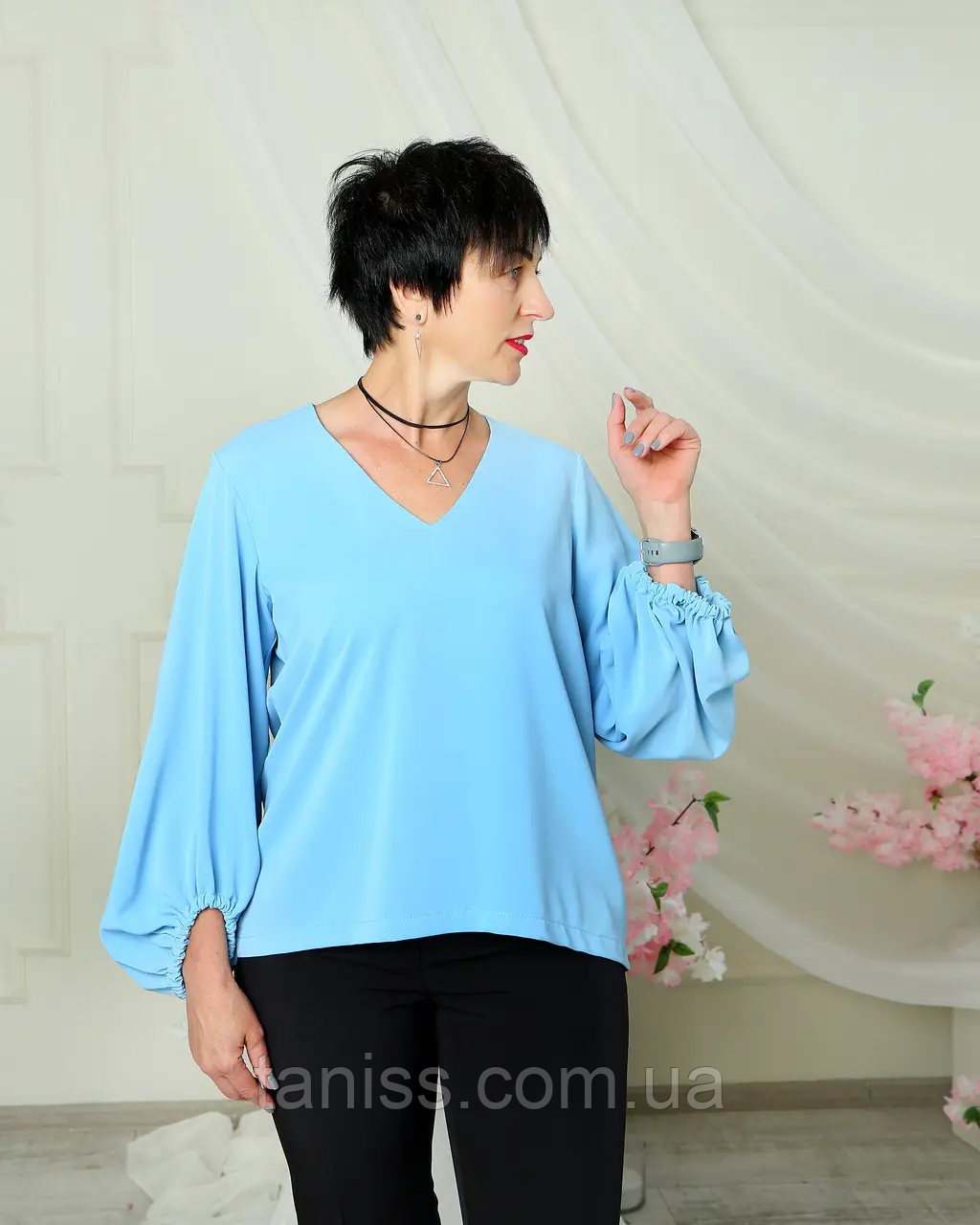 Жіночі стильна блузка "Татті" з легкої тканини, рукави на гумці, р-ри 46-48,50-52,54-56 блакитна