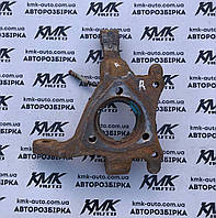 Поворотний кулак (цапфа) правий з датчиком ABS 13197801. Opel Astra H Zafira B