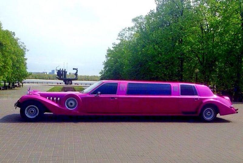 Лимузин ретро Excalibur розовый аренда - фото 4 - id-p2012045216