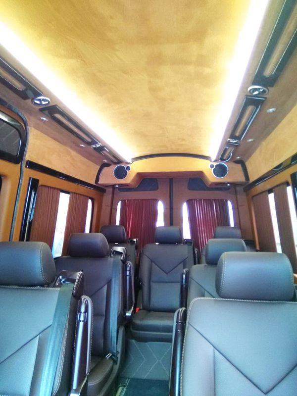 Микроавтобус Mercedes Sprinter черный VIP аренда с водителем - фото 10 - id-p2012045249