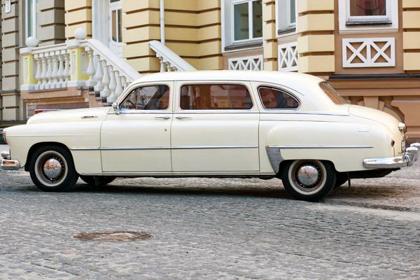 Ретро автомобиль ZIM GAZ-12 NEW аренда авто с водителем - фото 3 - id-p2012045322