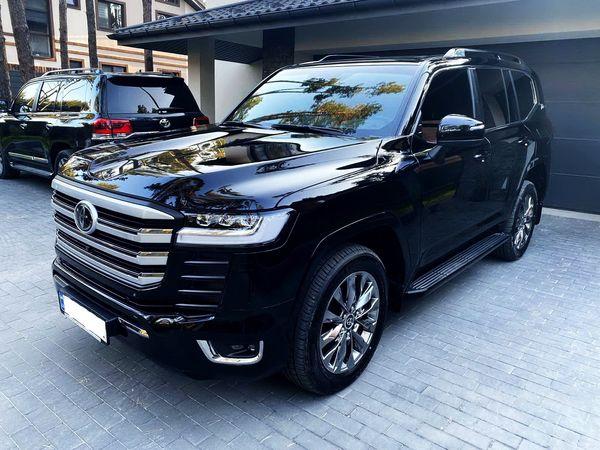 Toyota Land Cruiser 300 аренда на прокат на свадьбу с водителем - фото 2 - id-p2012045669