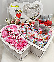 Подарочный набор сладостей Двойное сердце "Love is", Подарок для девушки, дочери, девочки на День Рождения