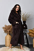 Женский махровый халат с капюшоном коричневый