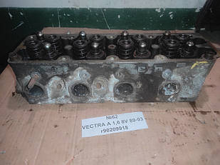 №62 Головка блока цилиндрів 1.6 8v r90209918 Opel Vectra A 1988-1996