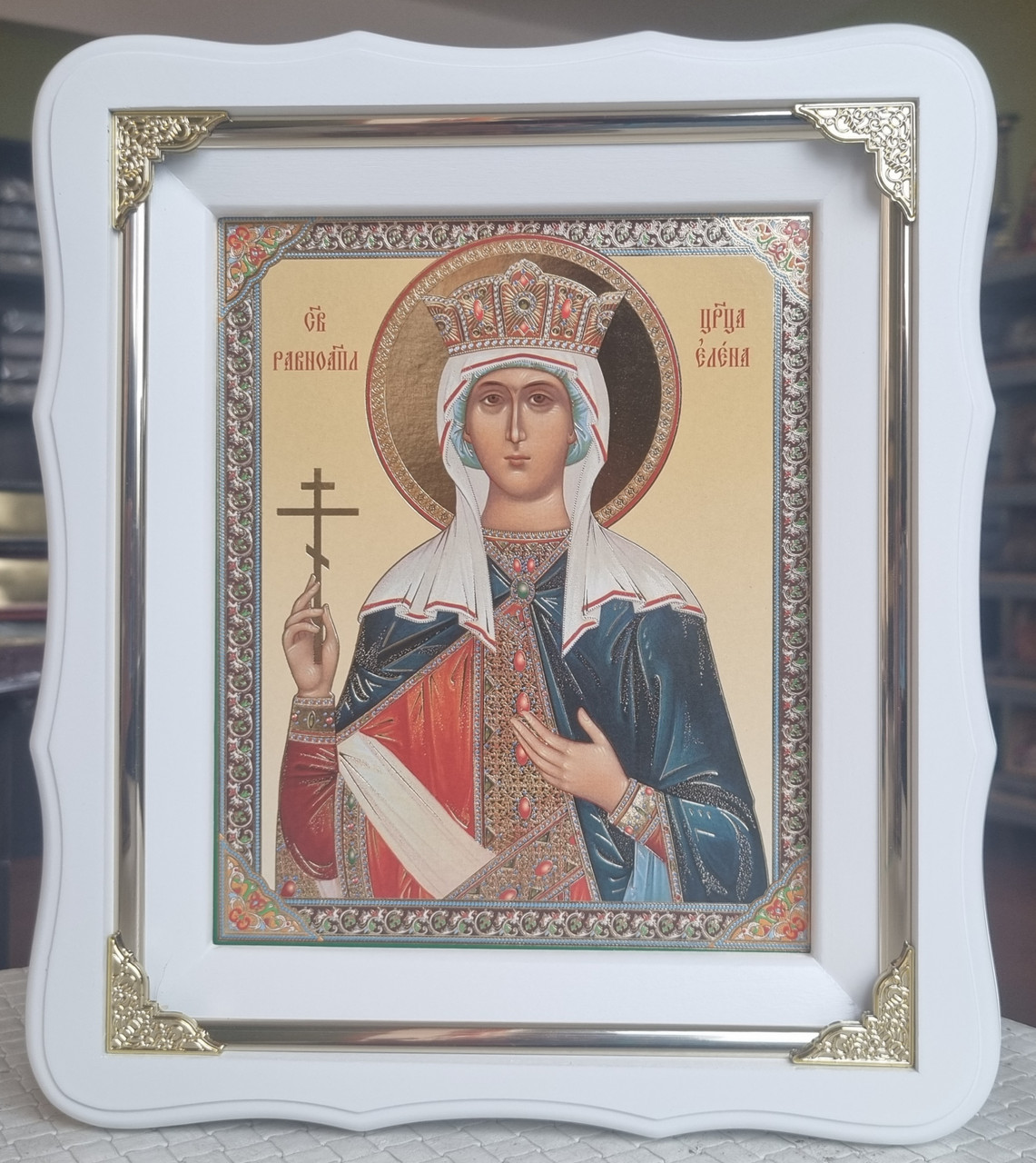 Ікона Свята цариця Олена в білому дерев'яному фігурному кіоті під склом, розмір кіота 24×21, сюжет 15×18