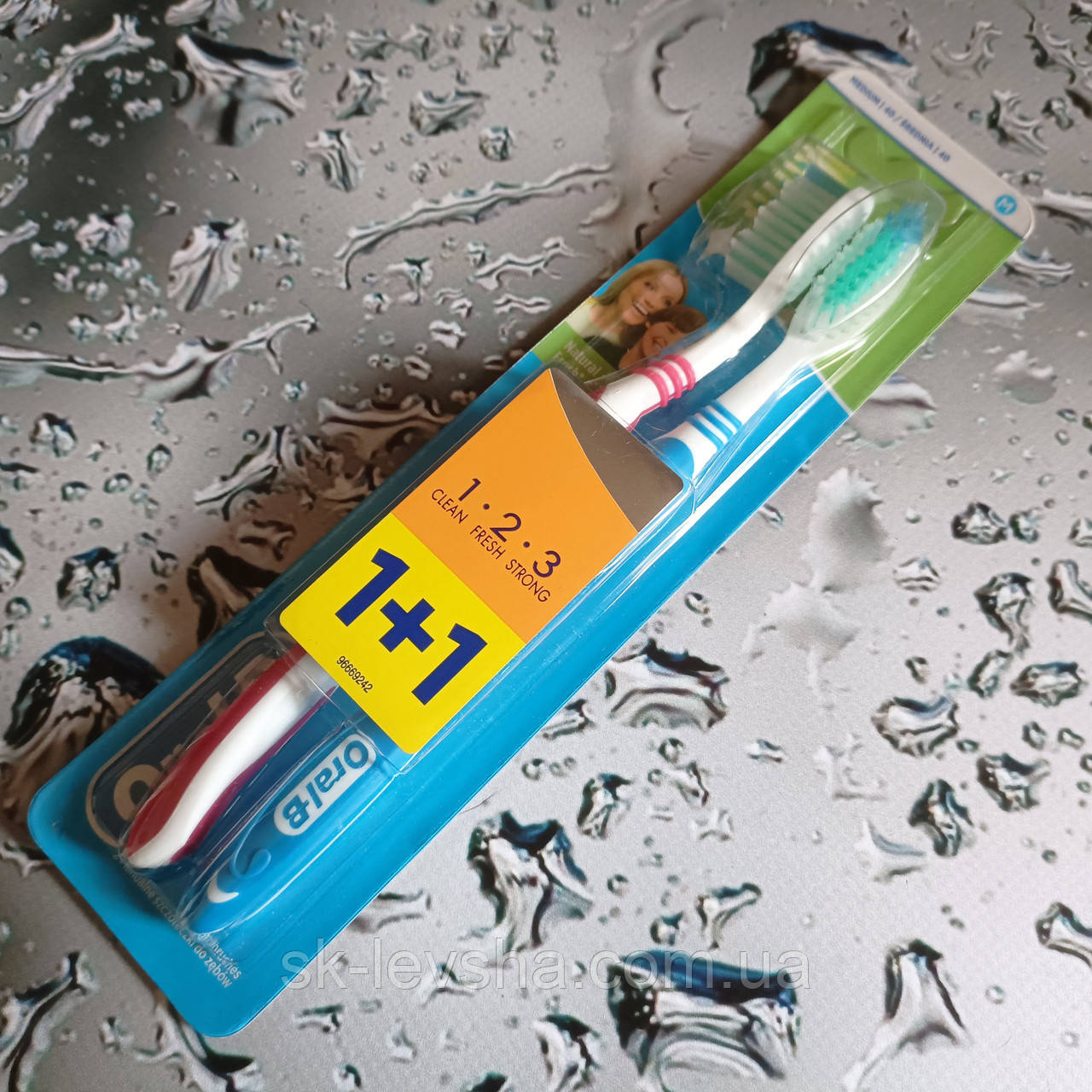 Зубна щітка Oral-B Натуральна свіжість 2 шт. (medium)