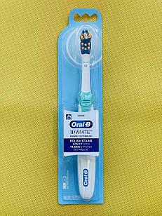Зубна щітка Oral-B Deep Clean, 3D White B1010 зелена