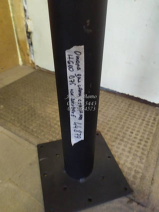 Опора для столу H-600 D75, основа 200х200х5 є різальне поєднання 000044879