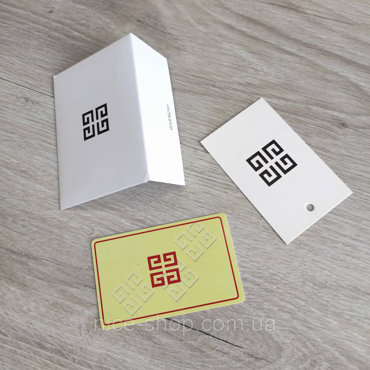 Документи Givenhy