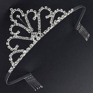 Діадема корона срібляста на металевому тонкому обідку з гребінцями з білими стразами висота 5.5 см