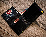 Горизонтальне шкіряне портмоне чорне Peterson у подарунковій коробці, фото 6