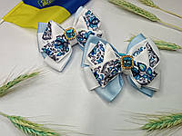 Патриотические бантики для волос бело-голубые с голубым камнем Handmade 2 шт.
