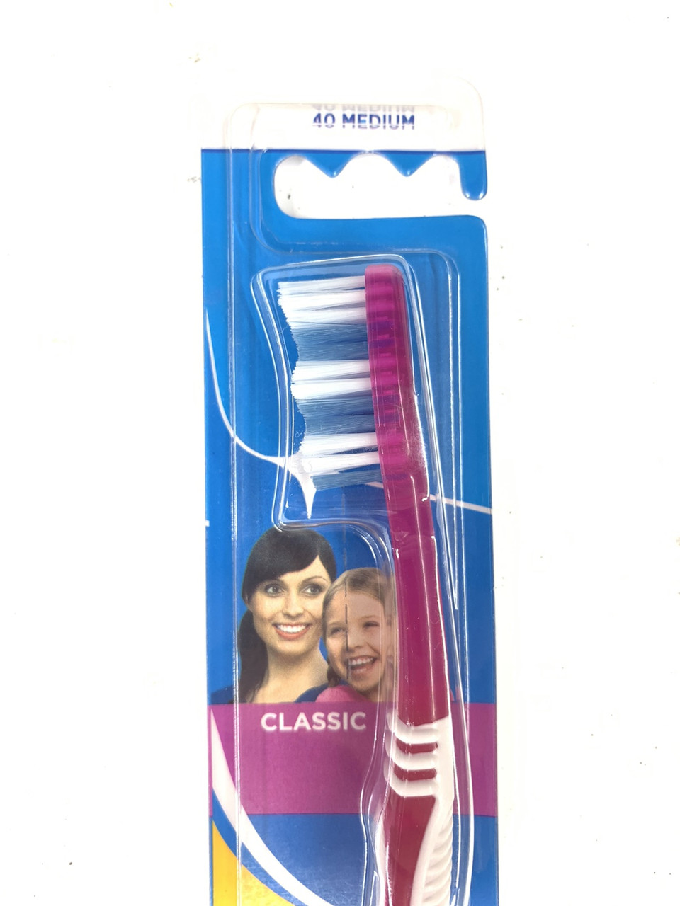 Зубная щетка Oral-B Classic medium - фото 2 - id-p2013513078