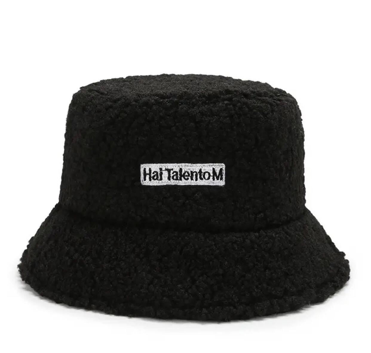 Панама жіноча зимова з хутра , капелюх на зиму теплий з надписом з підкладкою чорний