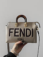Женская сумочка фенди бежевая Fendi вместительная стильная сумка через плечо