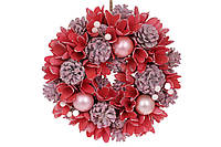 Венок новогодний с декором из шишек, шаров и ягод, 26см, цвет - розовый с коралловым.