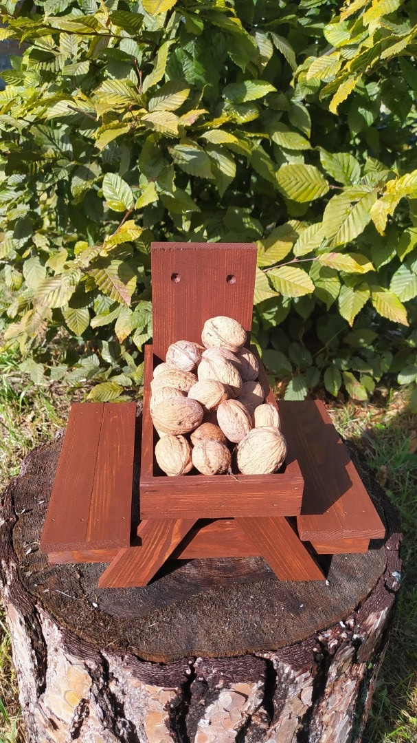 Годівничка для білок Підобід ( Колір: Червоне дерево )