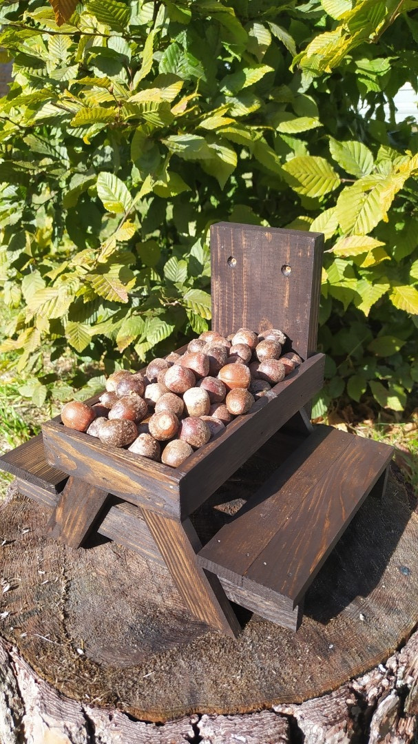 Годівничка для білок Підобід ( Колір: Ебенове  дерево )