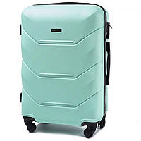 Большой дорожный чемодан из пластика Wings 147 светло-зеленый цвет размер L