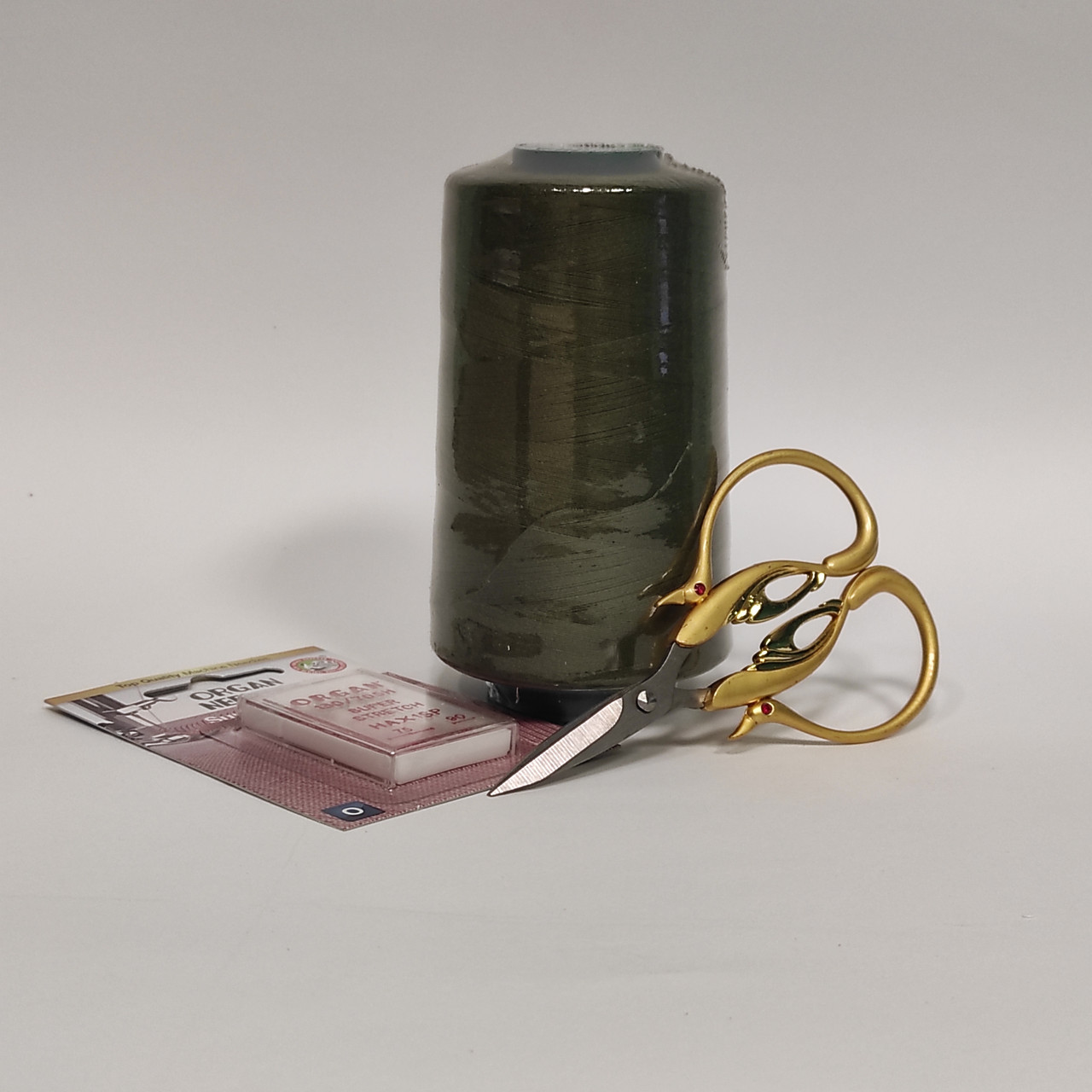 Нитки швейні універсальні 100% поліестер 40/2 Peri 4000 ярдів оливковий хакі 090 (6685), фото 1