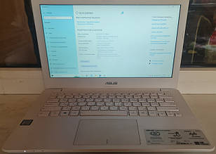 Ноутбук ASUS X302U Intel Core i3-6100U (2.3 ГГц) / RAM 4 ГБ DDR3/ HDD 1 ТБ / Intel HD Graphics 520