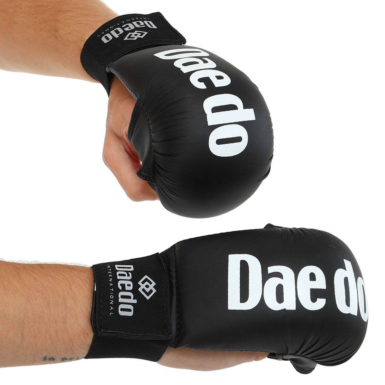 Рукавички накладки для карате DAEDO чорні KM600