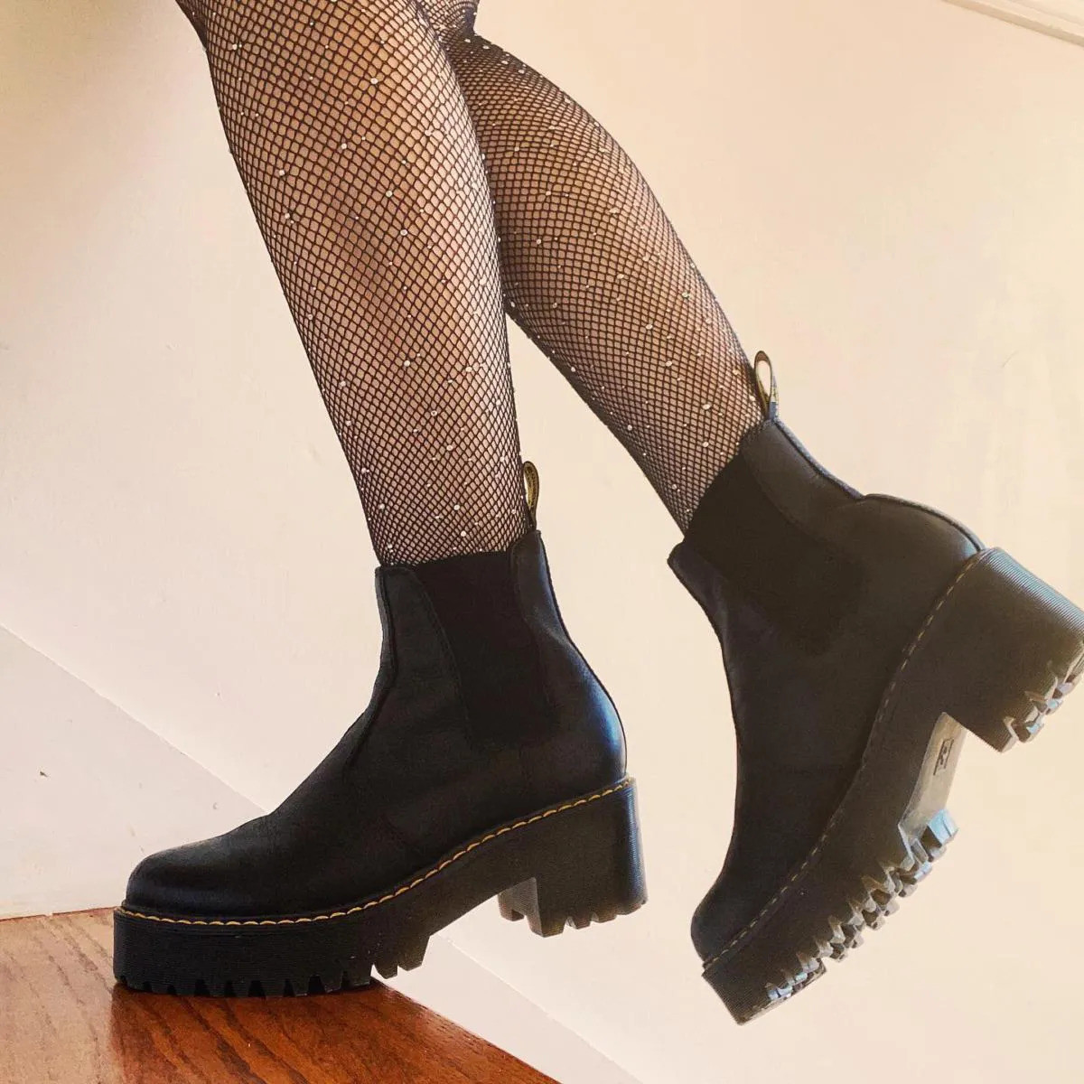 Колготки со стразами Leg Avenue Rhinestone в мелкую сеточку, черные, O ...