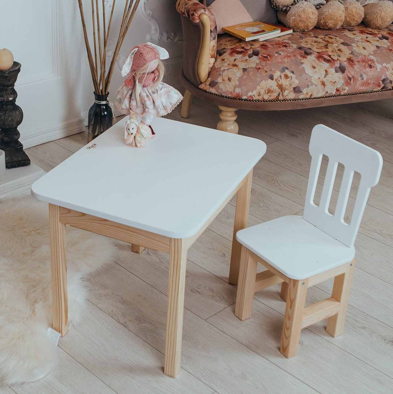 Білий дерев'яний столик і стільчик дитячий із шухлядою. Білосніжний дитячий столик для занять, ігор, їжі