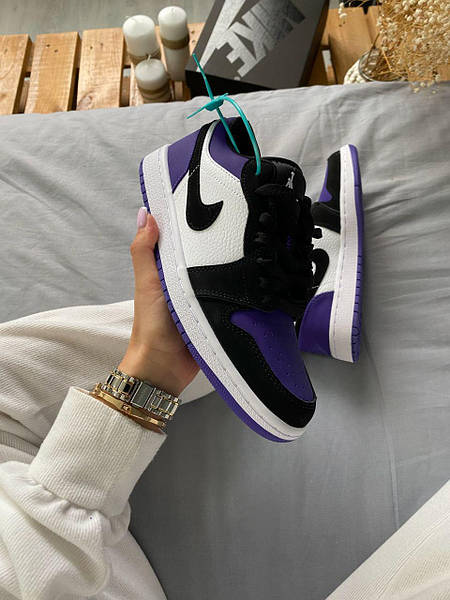 SALE Jordan 1 Low Court Purple w