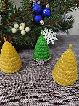 Новорічна свічка із вощини "Ялинка", 6*4,5см