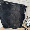 Велика жіноча замшева сумка формат А4 мішок рептилія чорна, фото 5