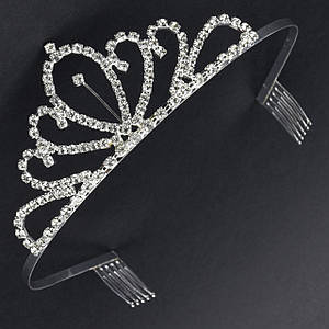 Діадема корона срібляста на металевому тонкому обідку з гребінцями паличка з білими камінчиками висота 5 см