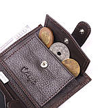Лаковане чоловіче портмоне з фактурної шкіри KARYA 21046 Коричневий SC, код: 7708636, фото 7