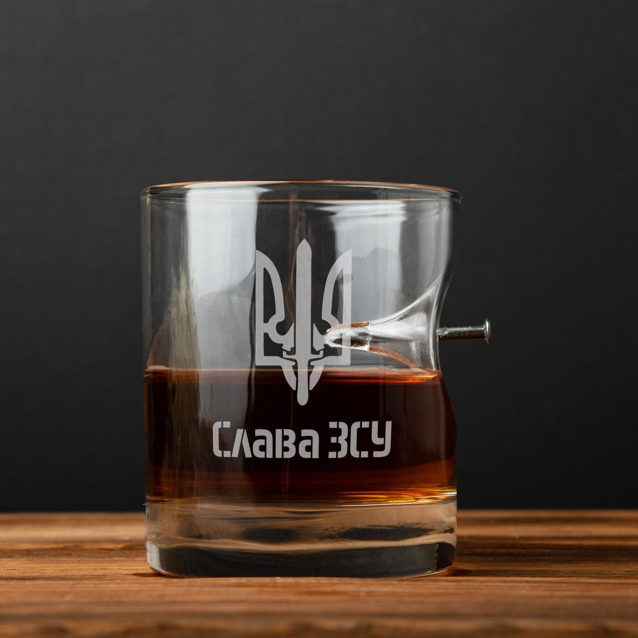 Склянка з цвяхом "Слава ЗСУ" для віскі у тубусі зі шпону
