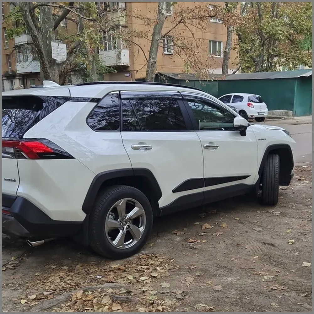 Модельні молдинги на двері для Toyota RAV-4 2018+, фото 10