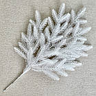 Декоративна штучна хвоя лита гілка ялинки Classic 60 см біла