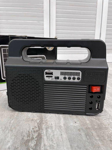 Универсальная Солнечная станция 100 Ватт Everton RT-908. Панель, фонарь ...