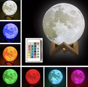 Настільний світильник-нічник місяць 20 см "3D Moon Lamp" 16 кольорів з пультом