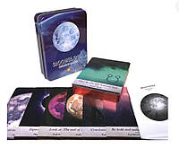 Лунные оракульные карты в жестяной коробке с золотым тиснением. Moonology oracle cards
